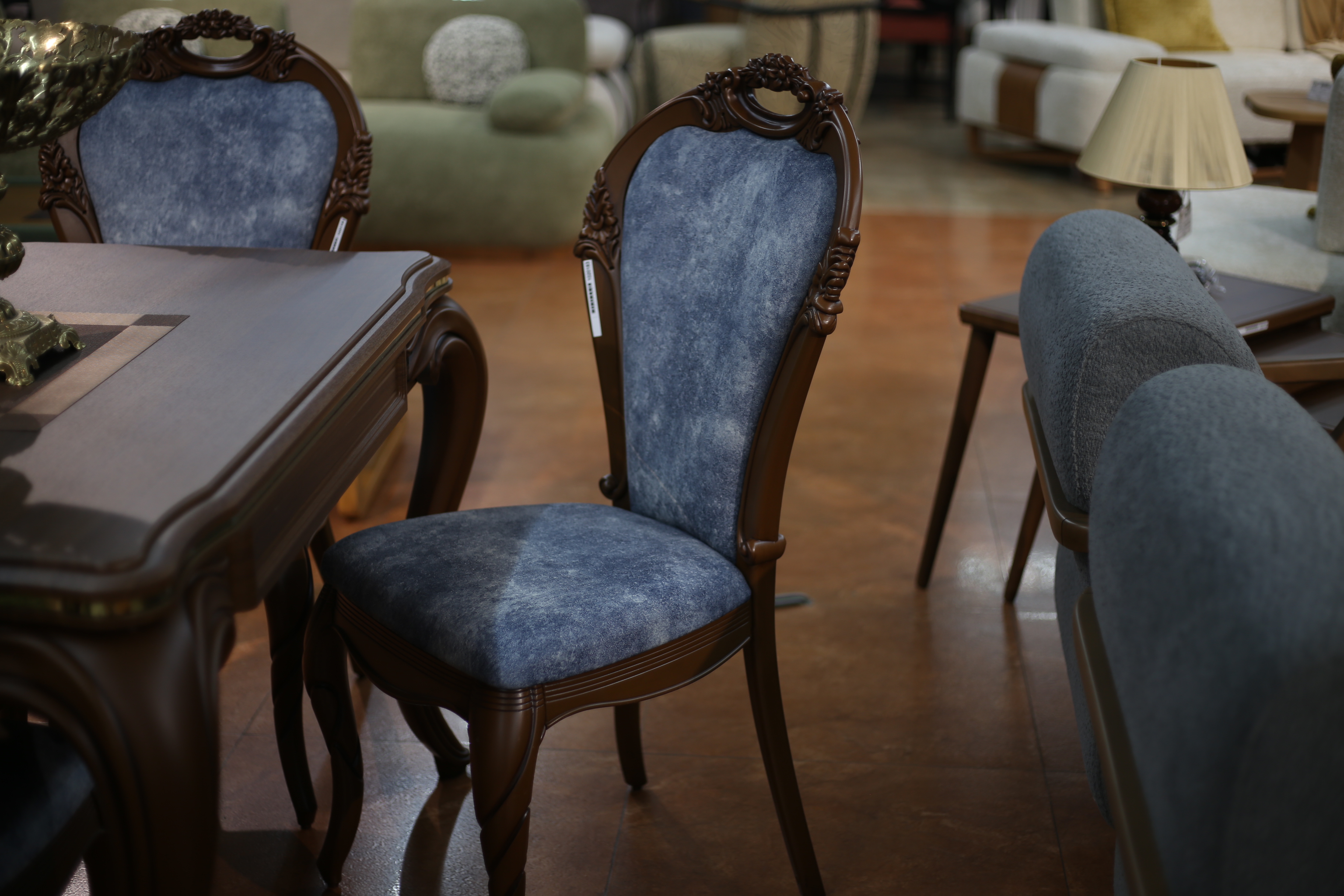 სამზარეულოს მაგიდა 4 სკამით 7