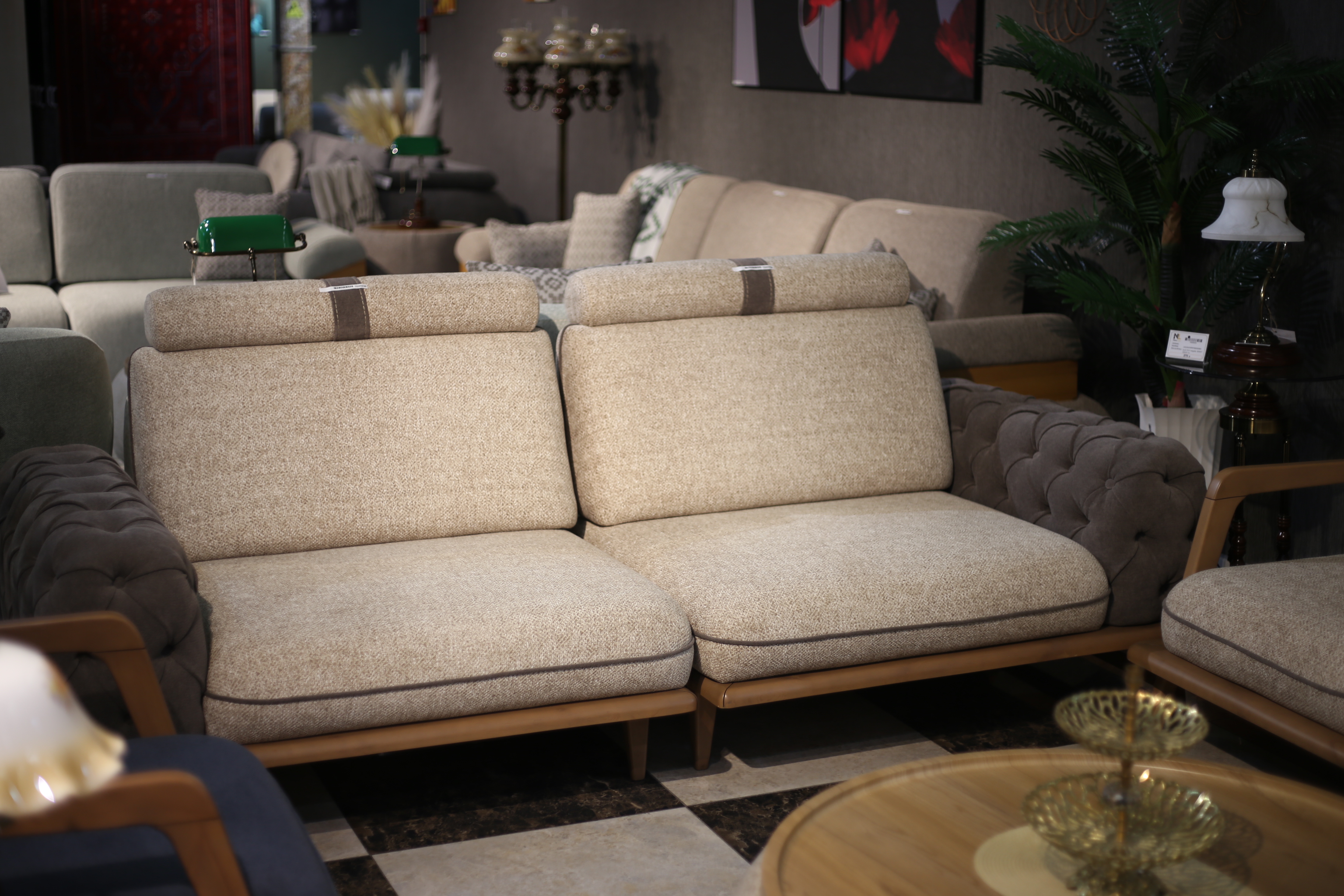 დივანი სავარძლებით 2