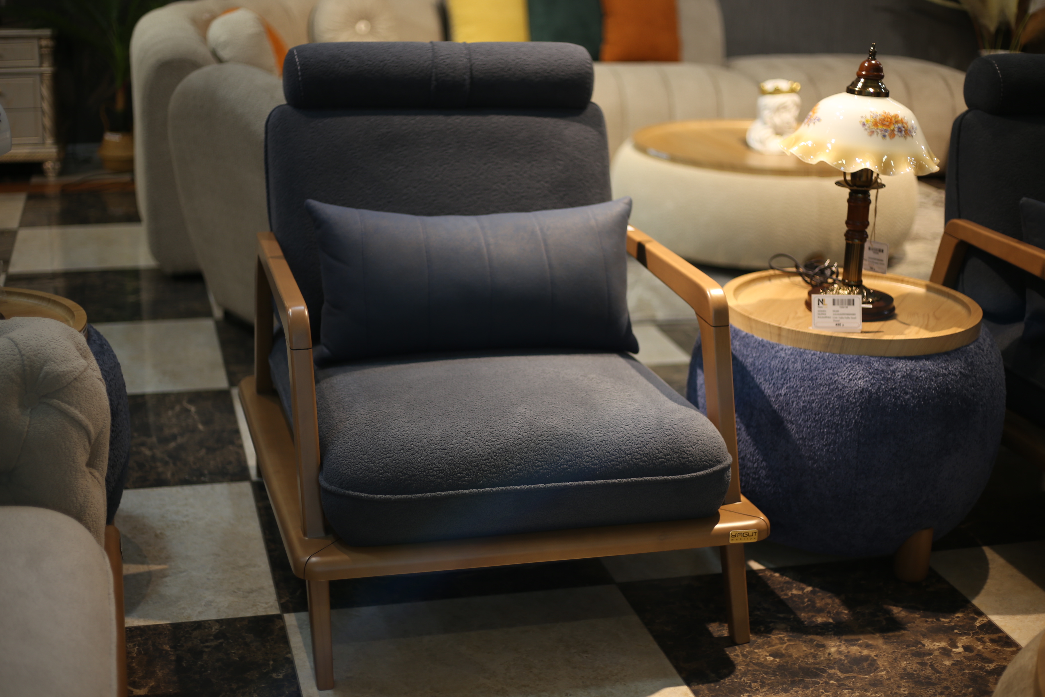 დივანი სავარძლებით 14