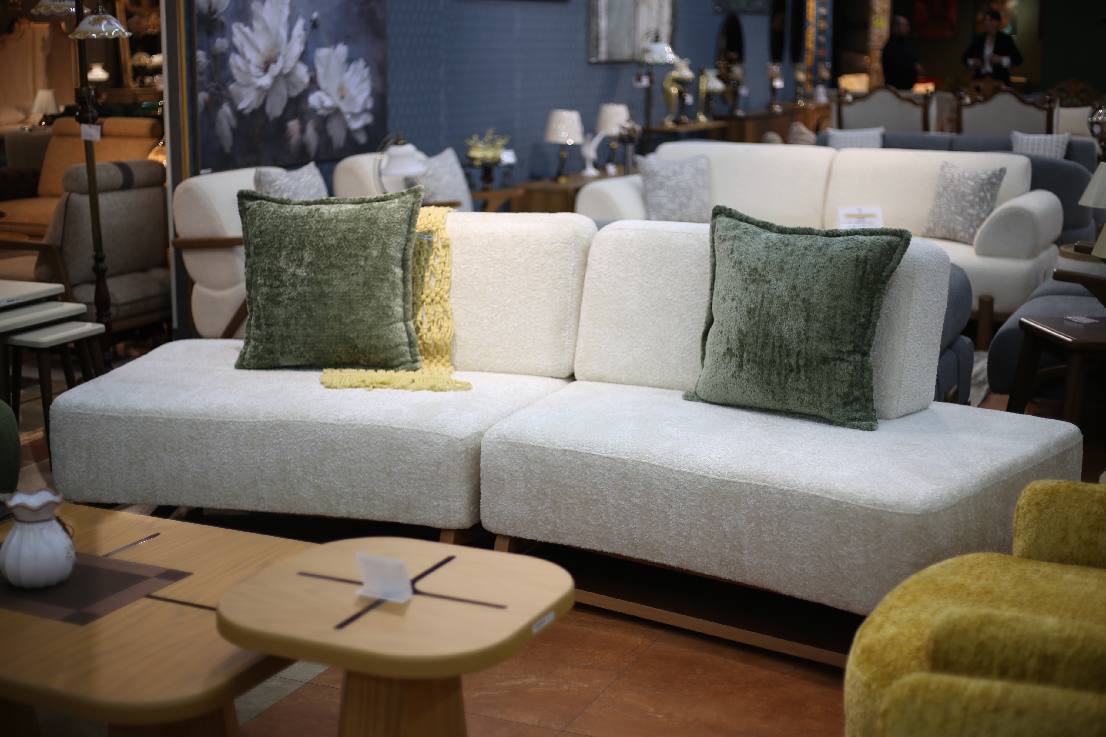 დივანი 2  განყოფილებით 2