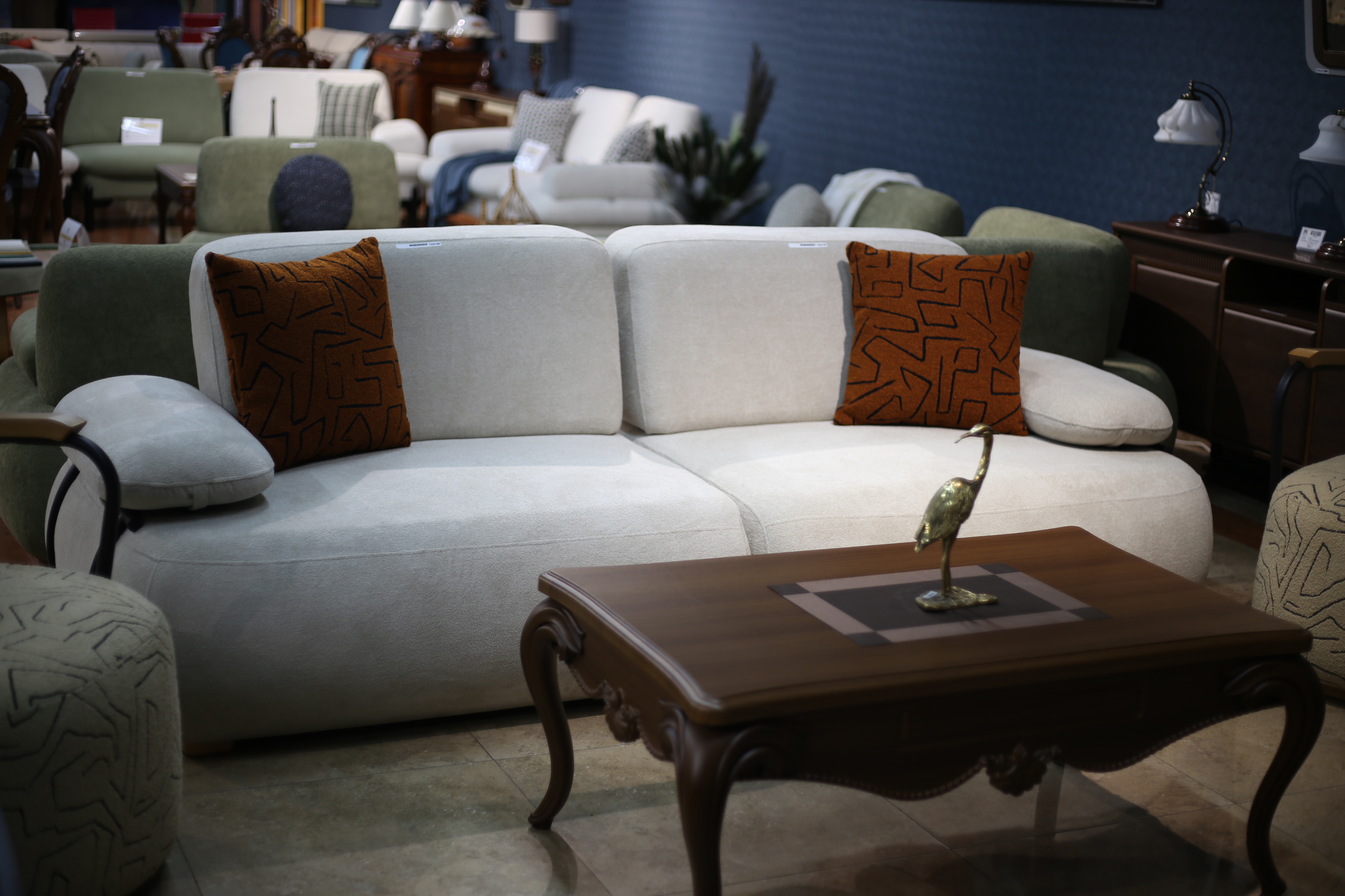 დივანი 2 სავარძლით 4