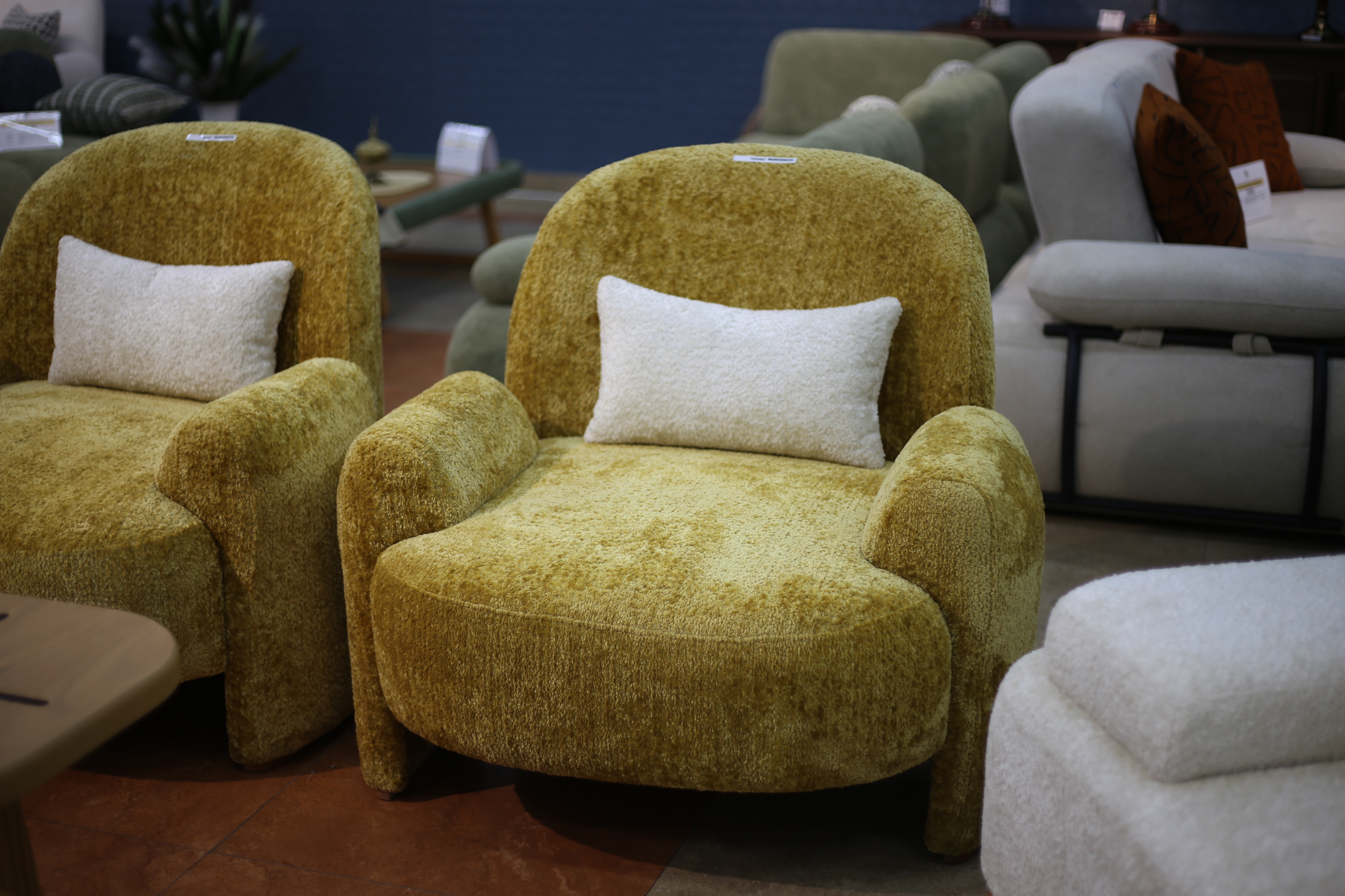 სავარძელი 2