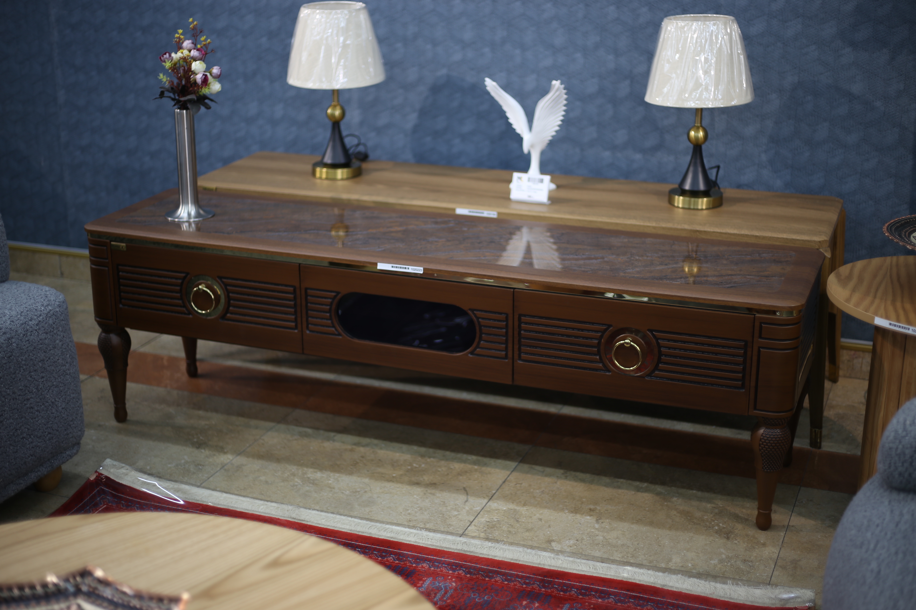 ტელევიზორის მაგიდა 2