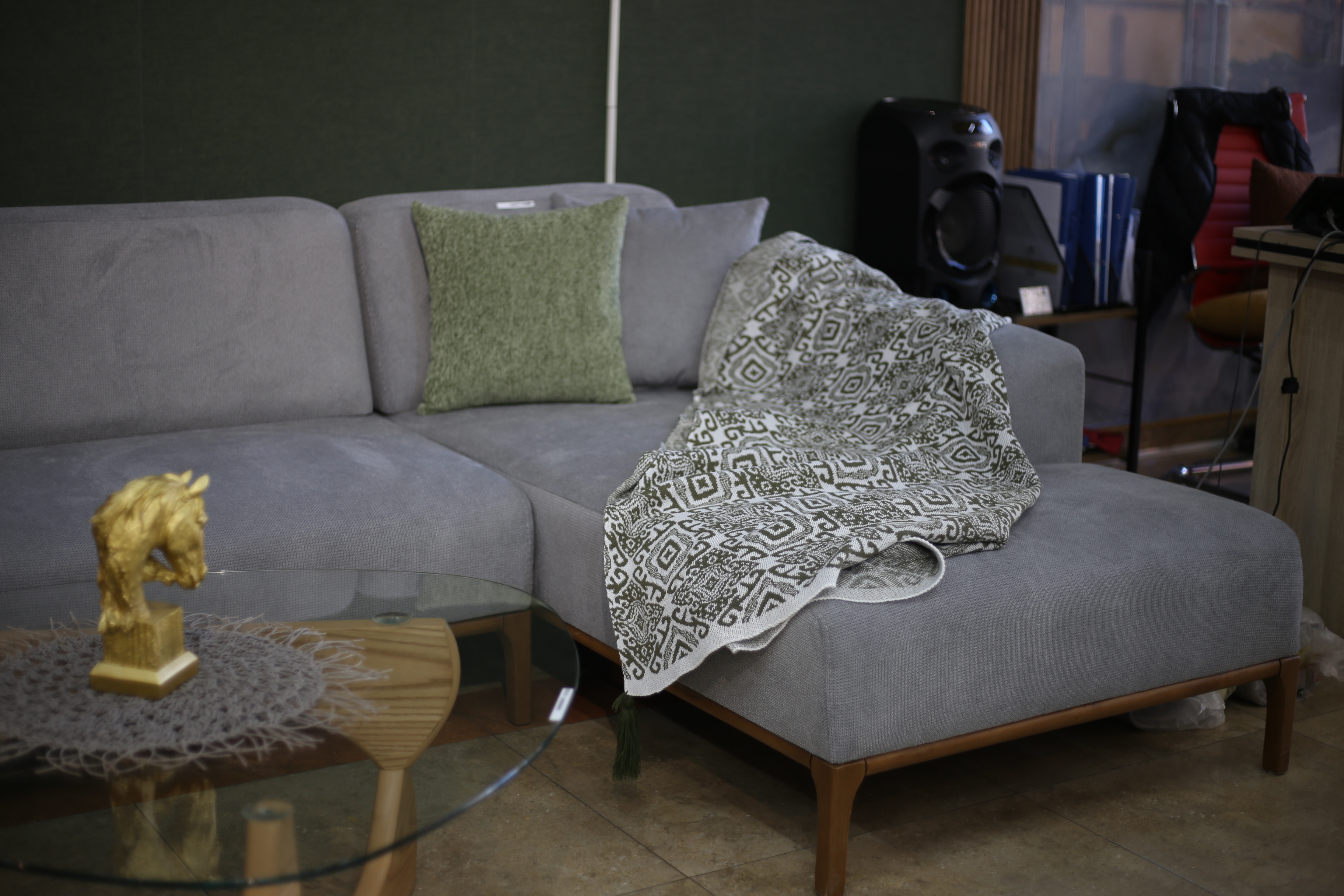 დივანი L კუთხე 3