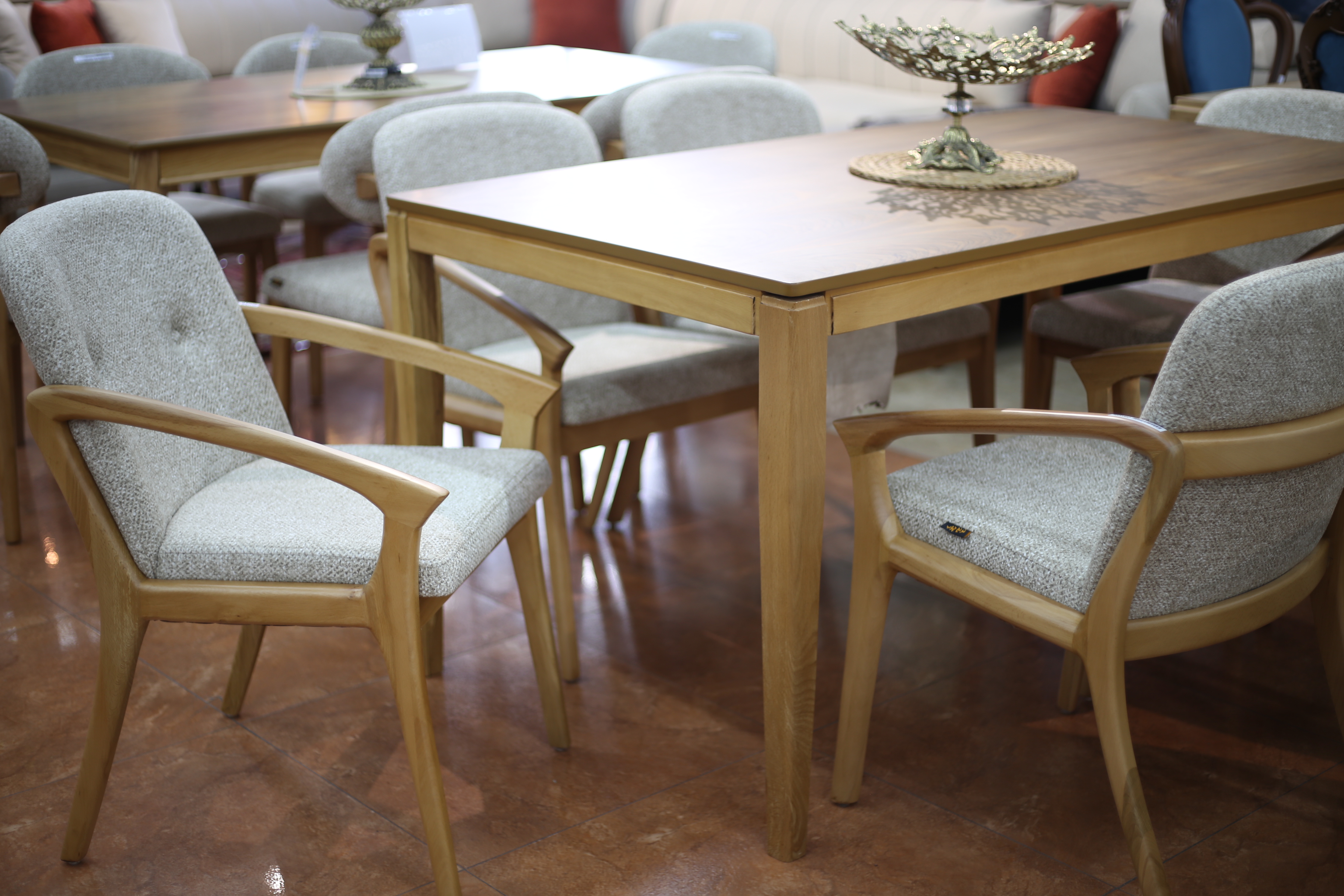 სამზარეულოს მაგიდა 2