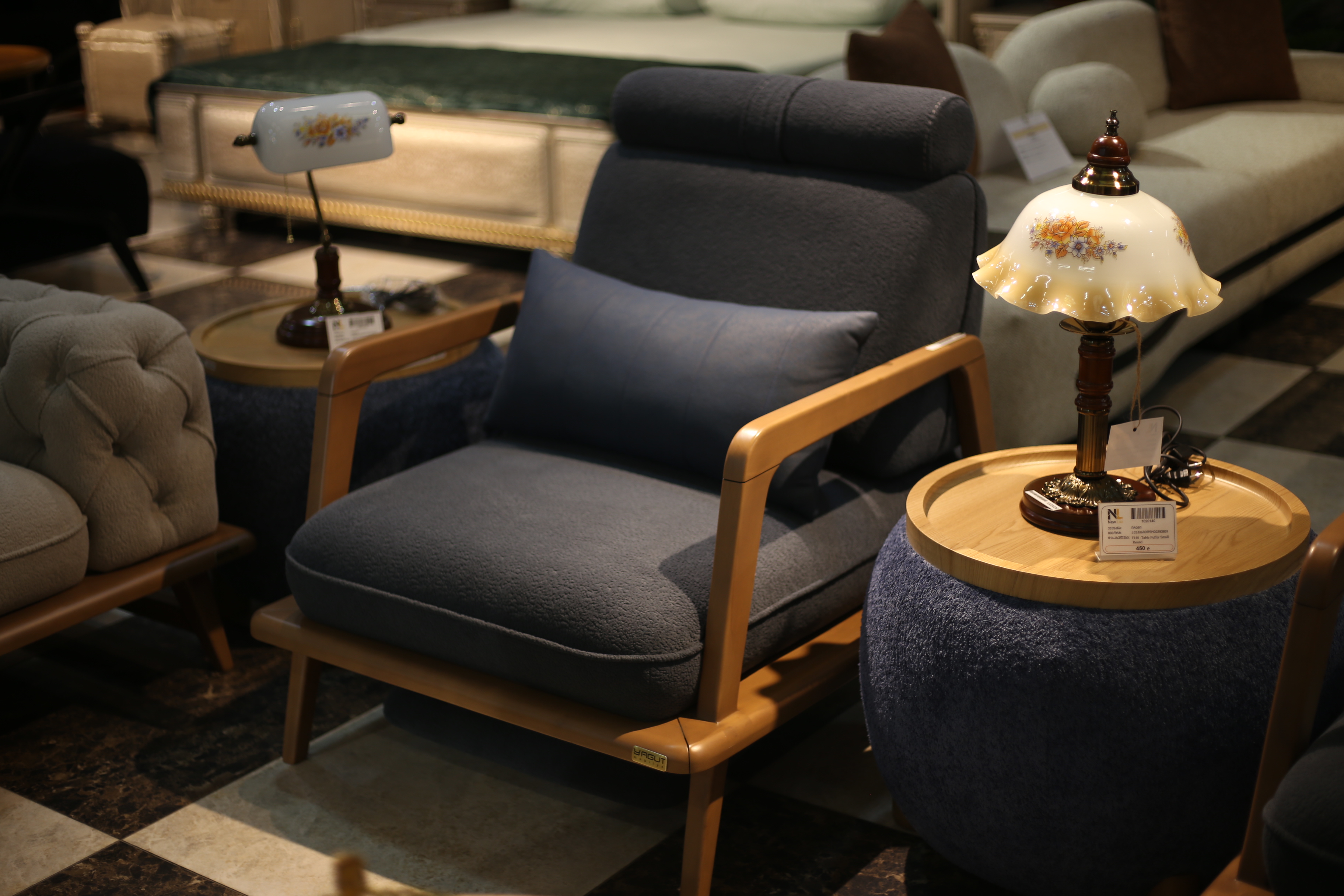 დივანი სავარძლებით 15