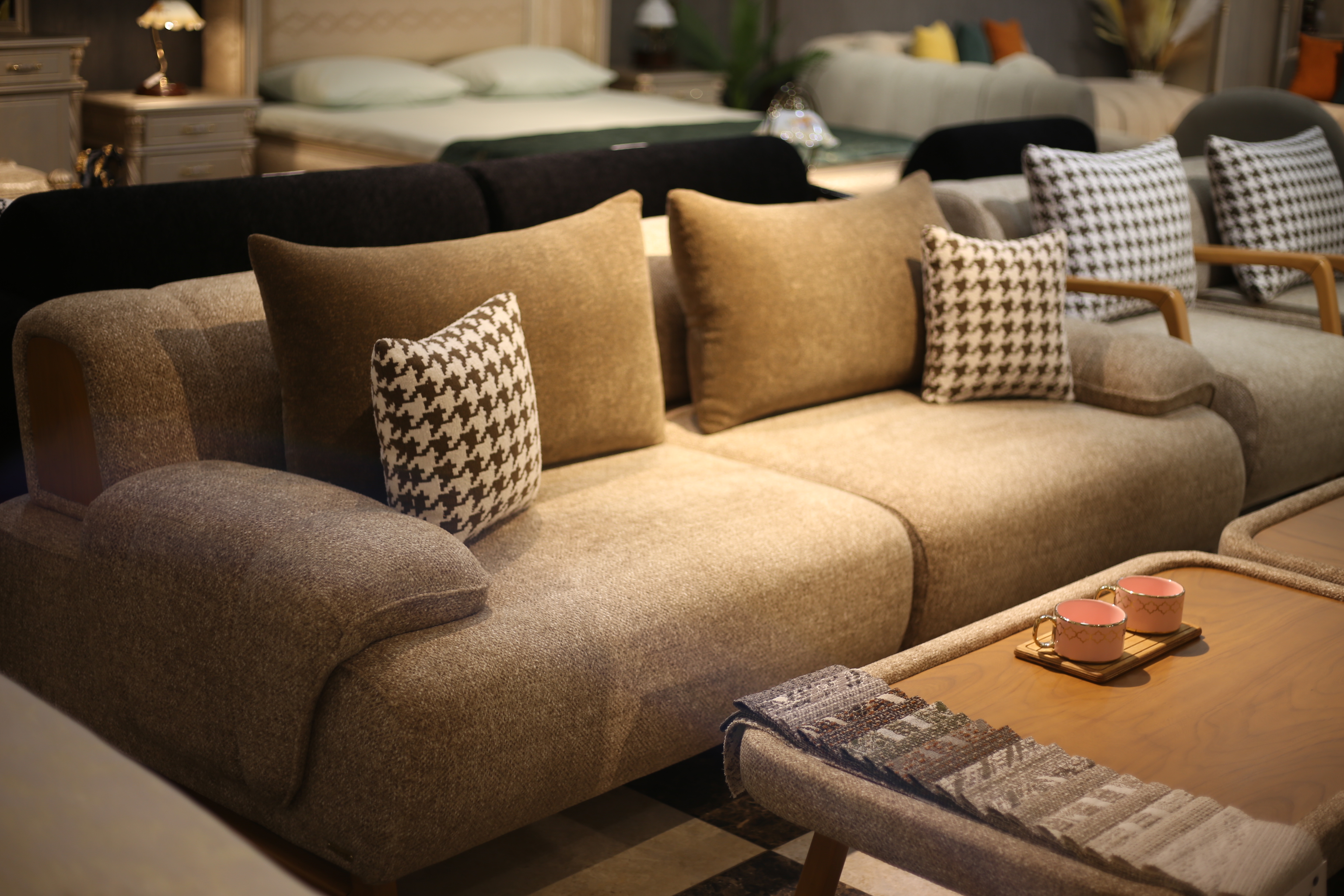 სამეული დივანი, სავარძლებით 2