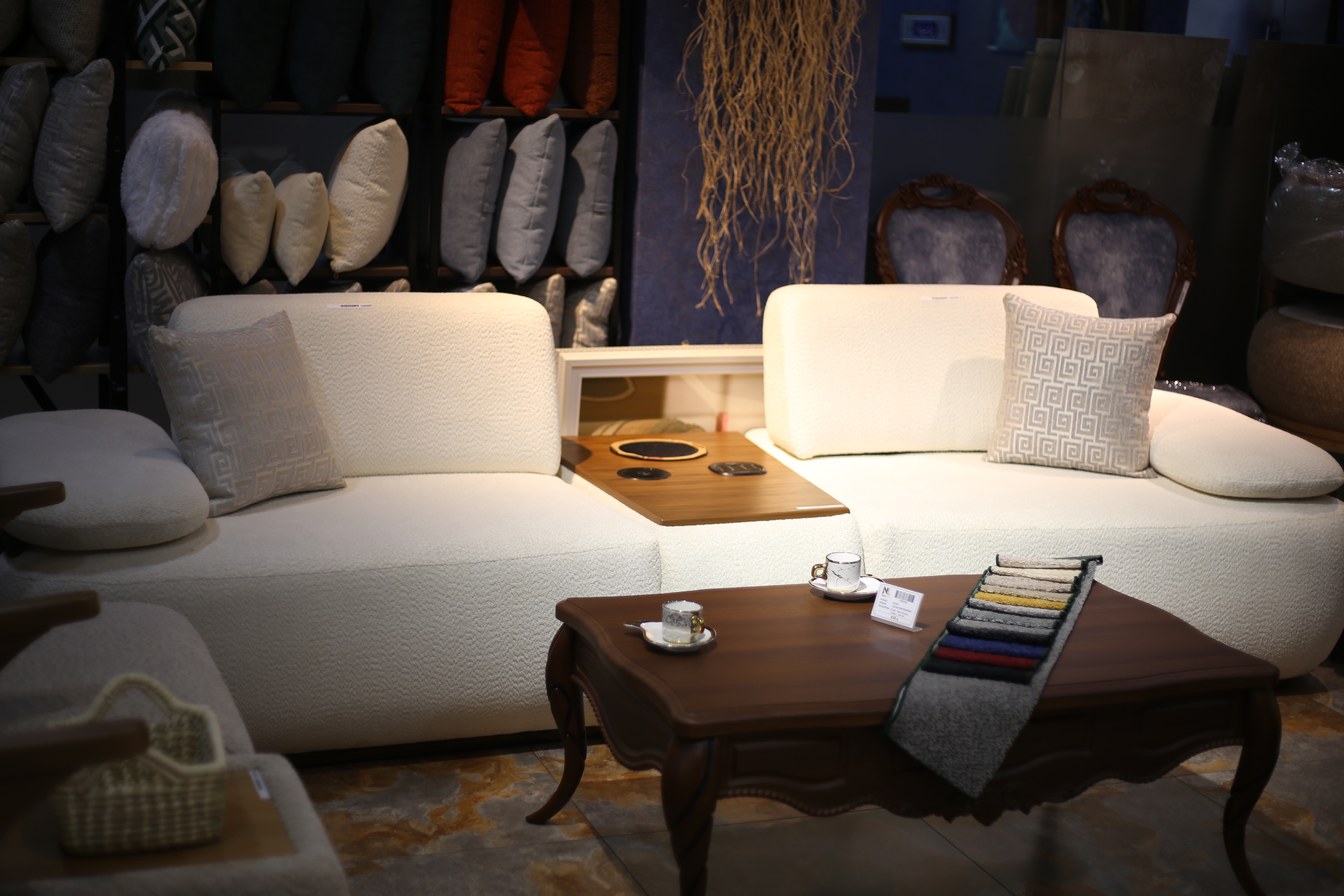 დივანი დინამიკით 2