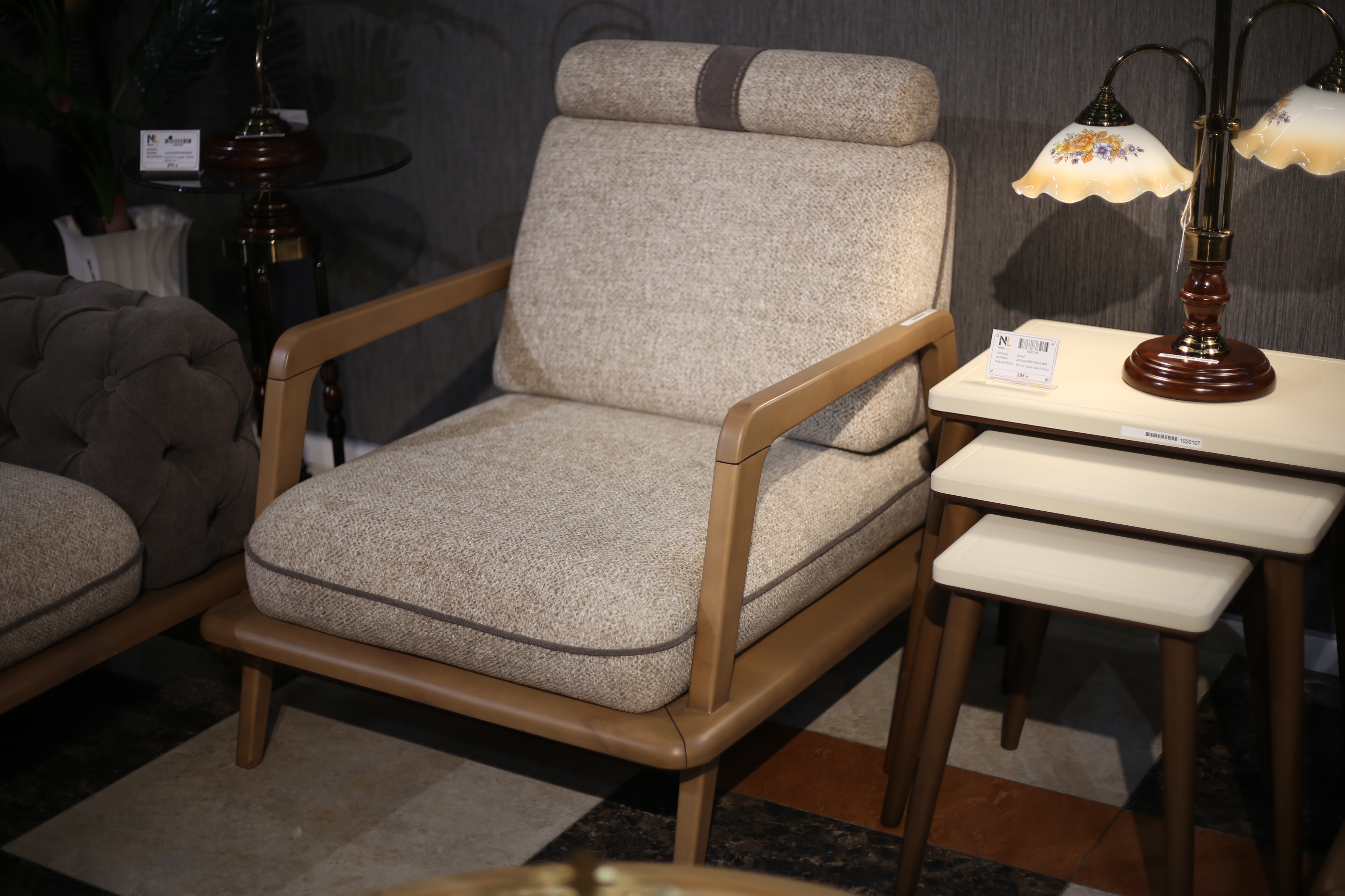 დივანი სავარძლებით 3