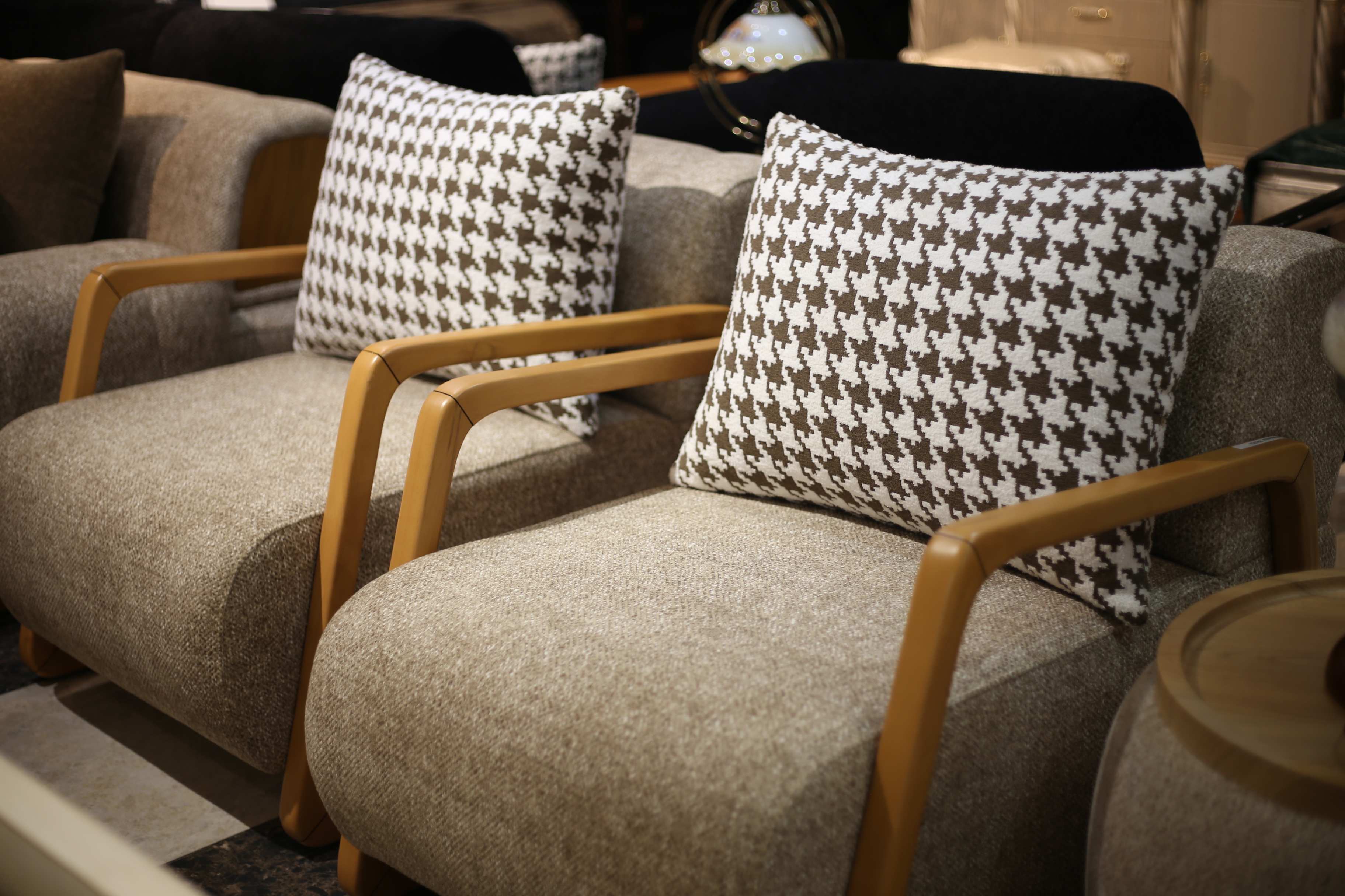 სამეული დივანი, სავარძლებით 5