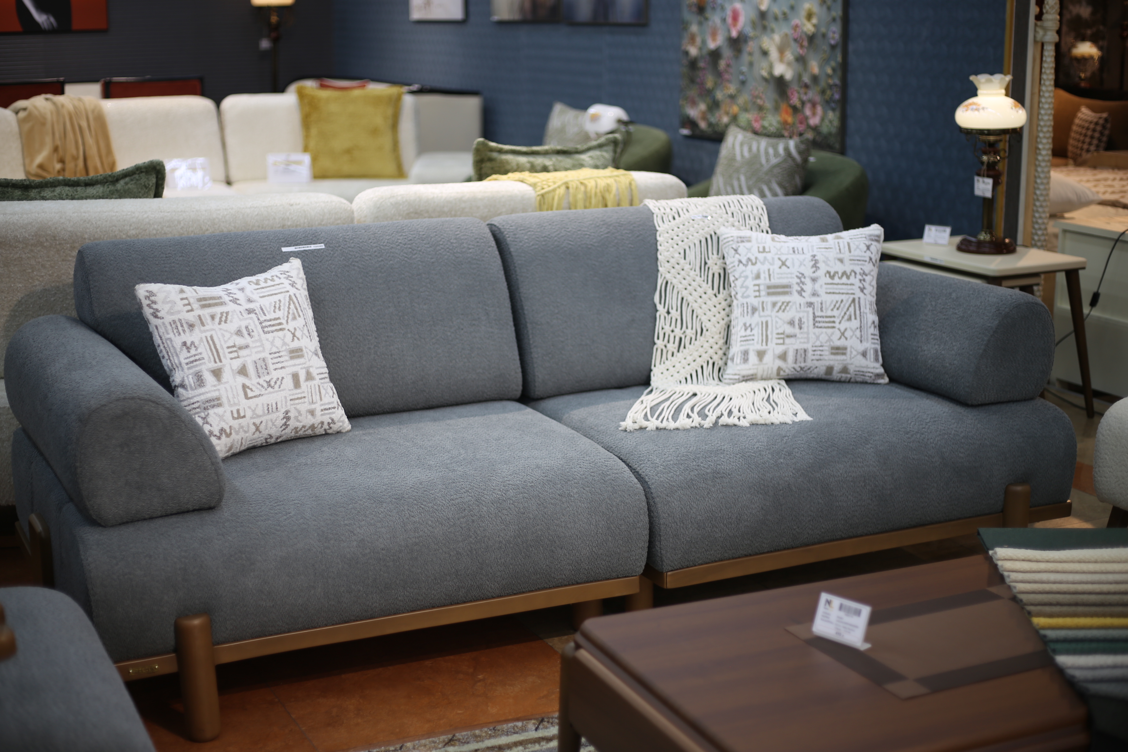 დივანი სავარძლებით 6