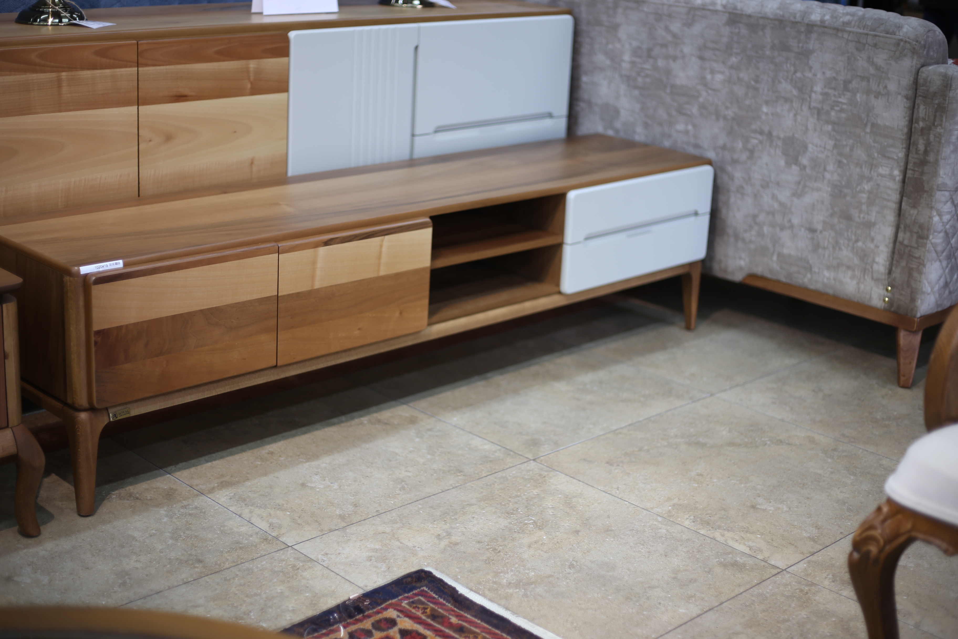 ტელევიზორის მაგიდა 2