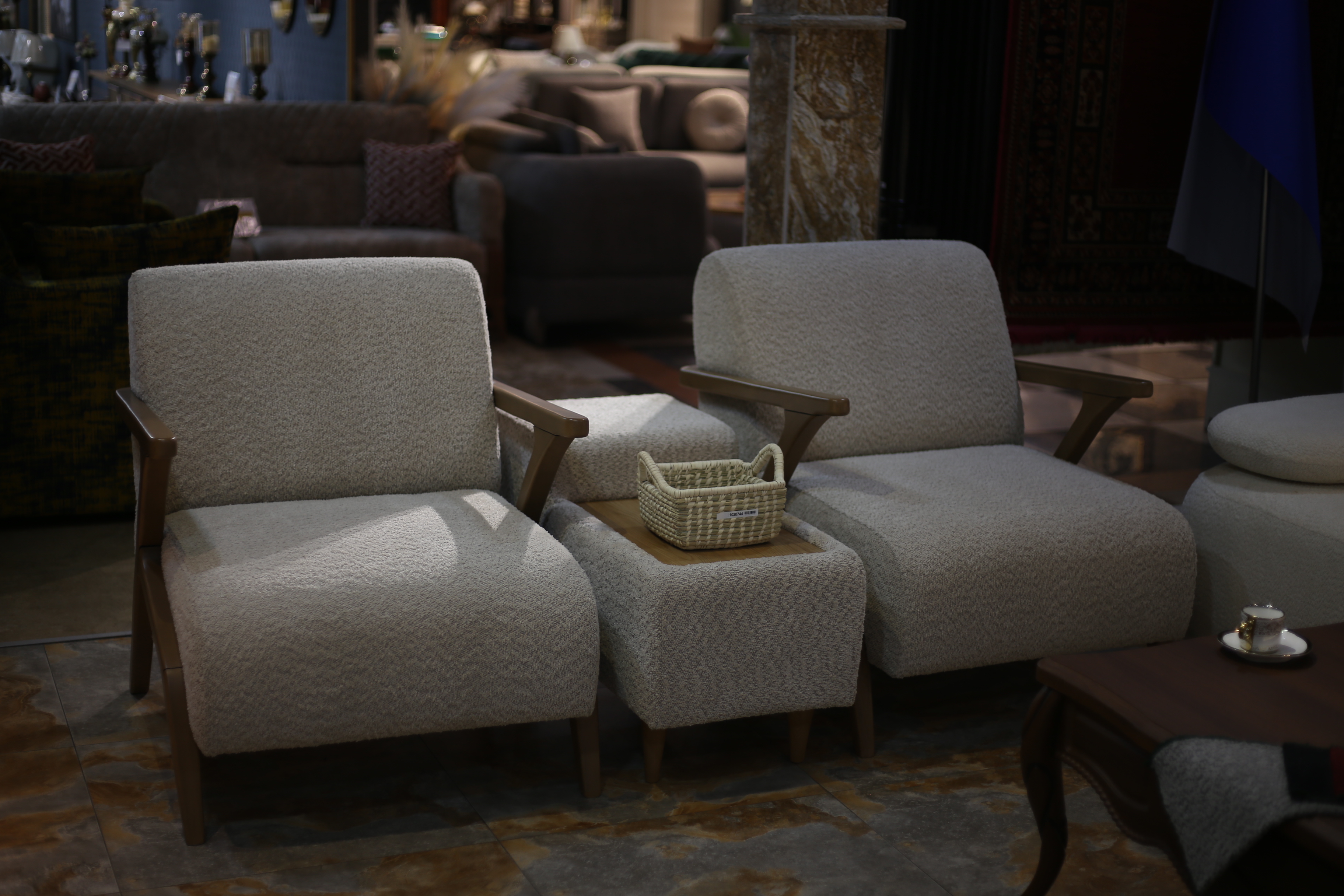 დივანი სავარძლებით 2