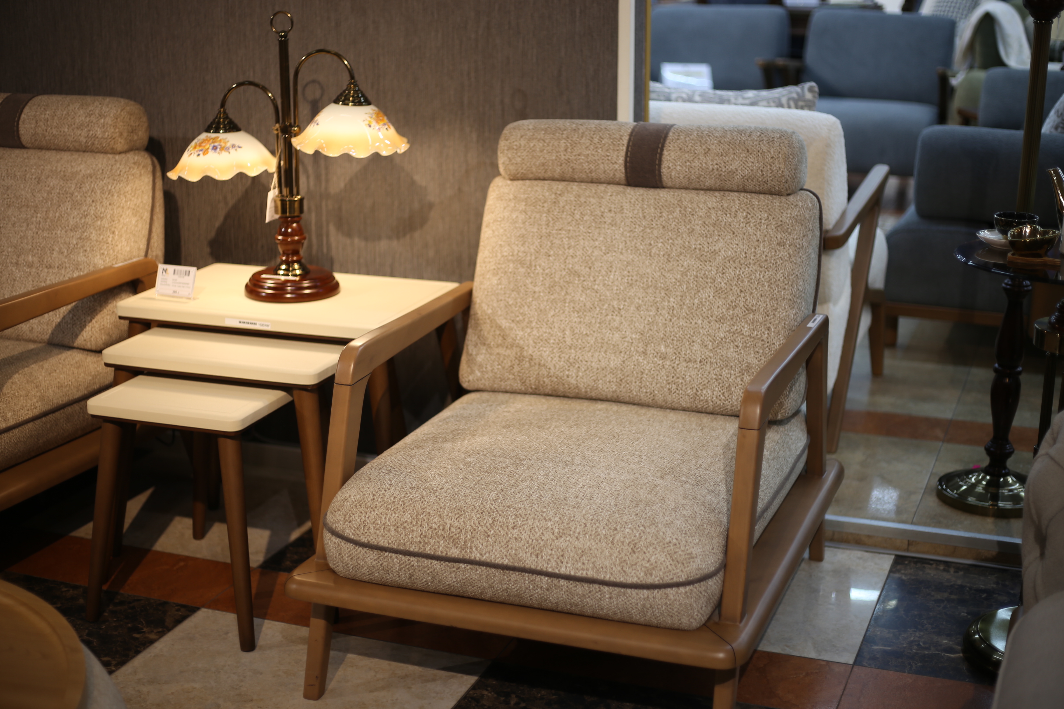 დივანი სავარძლებით 4